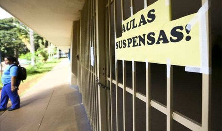 Pandemia pode aumentar evasão escolar, dizem especialistas