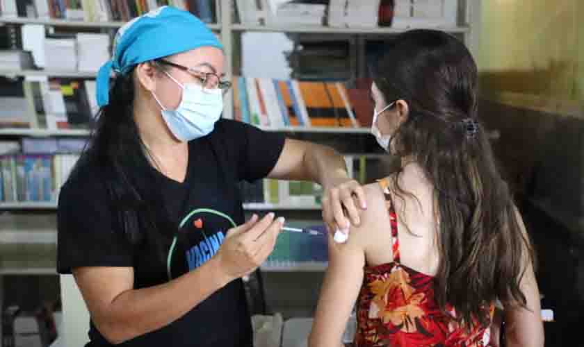 Mais de 5 mil doses de vacinas contra a Covid-19 foram aplicadas na sexta e sábado na capital