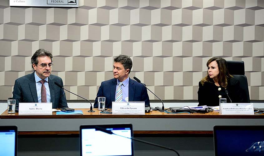 Debatedores elogiam reforma tributária e pedem atenção com recursos da educação