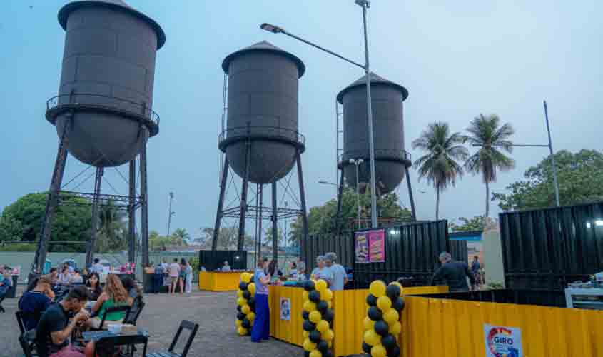 Praça das Três Caixas d'Água recebe feira de empreendedores do município