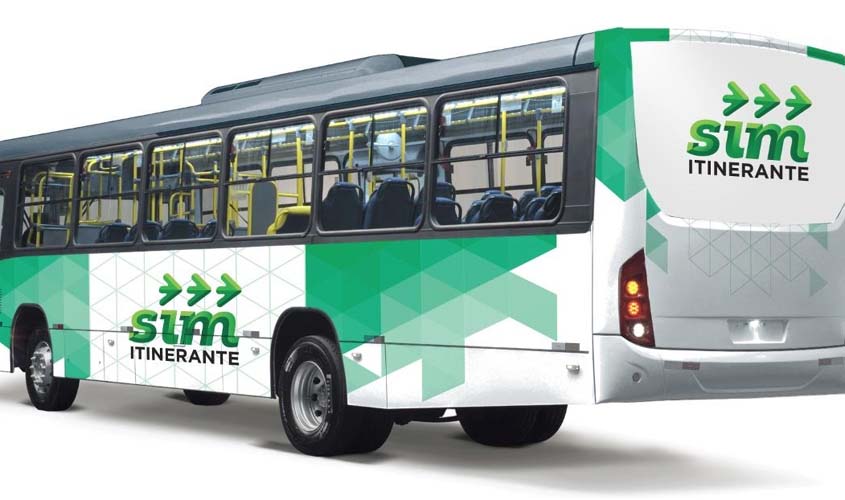 Ônibus SIM Itinerante leva recarga de cartões ao Terminal da Integração