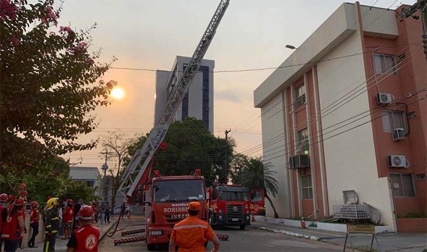 Simulado de emergência movimenta servidores do Fórum Cível