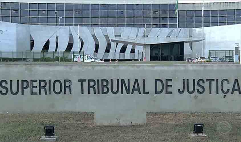 Impugnação de execução judicial de contrato com cláusula arbitral impõe suspensão do processo