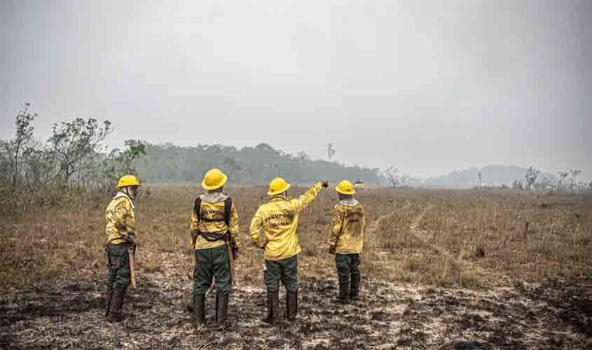 Governo de RO reforça combate aos focos de incêndio no Parque com uso do helicóptero Falcão 2