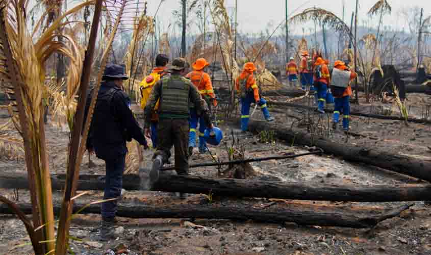 Equipes buscam alternativas de acesso aos locais de combate a focos de calor no Parque Guajará-Mirim