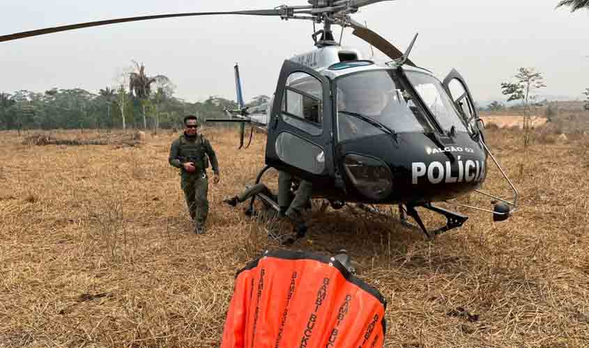 Governo de RO reforça combate aos focos de incêndio no Parque Guajará-Mirim com uso do helicóptero Falcão 2