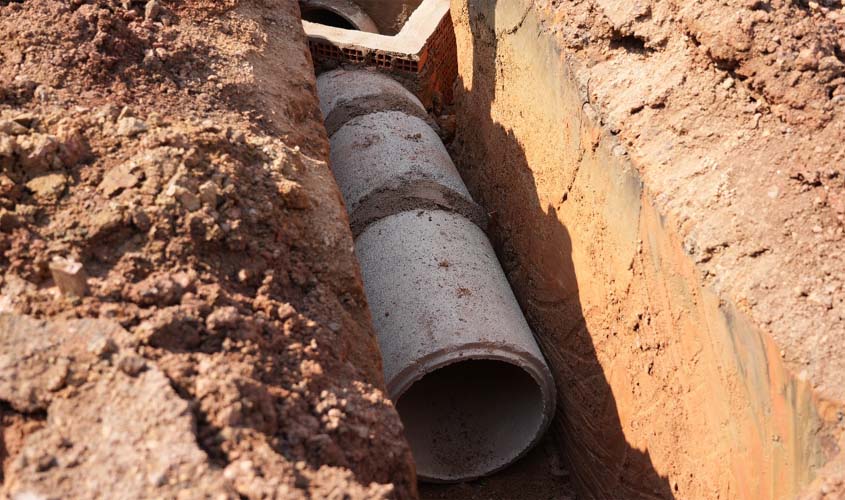 Prefeitura de Porto Velho realiza obra de drenagem na avenida Raimundo Cantuária, zona Leste da cidade