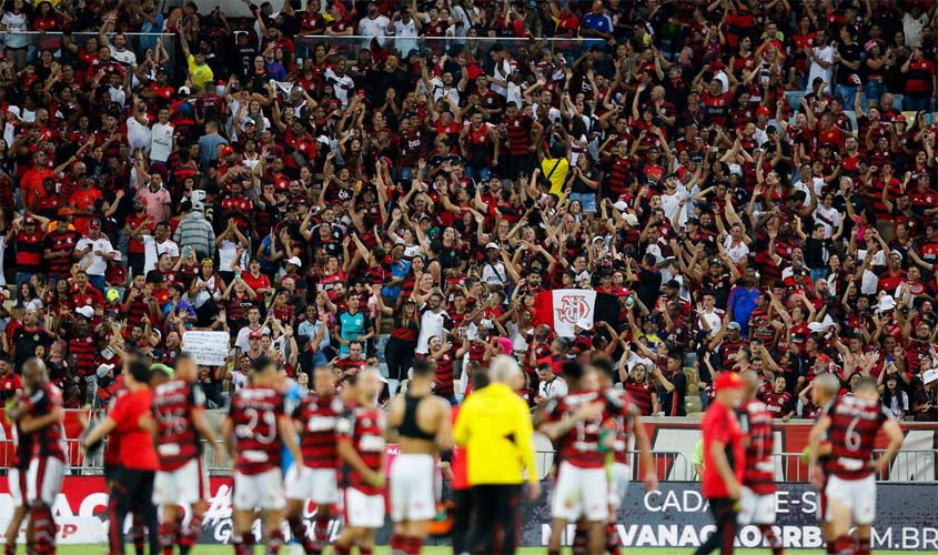 Flamengo celebra vitória com reservas antes de decidir Copa do Brasil