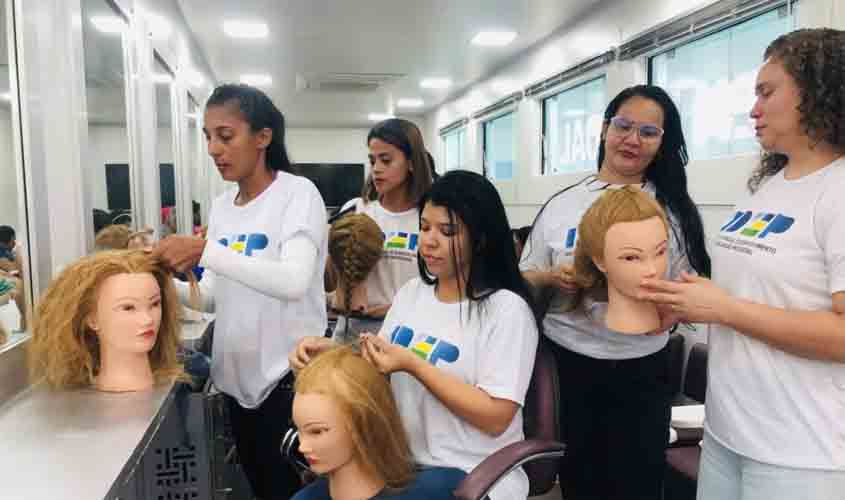 Escola Móvel de Imagem Pessoal do Idep está com inscrições abertas para cursos até sexta-feira, 18