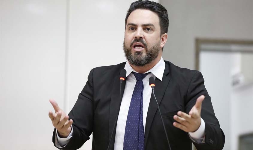 Léo Moraes destaca reunião realizada com socioeducadores