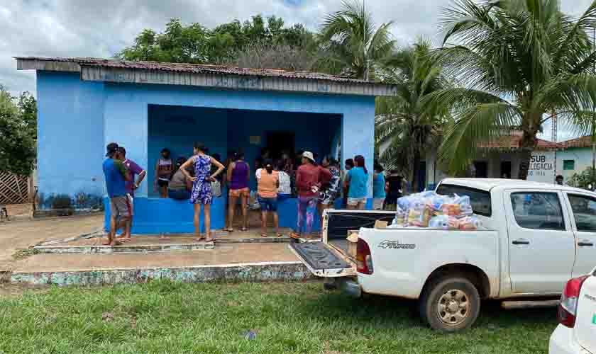 Famílias em vulnerabilidade do distrito de IATA, em Guajará Mirim, recebem cestas básicas através de emenda do deputado estadual Jair Montes