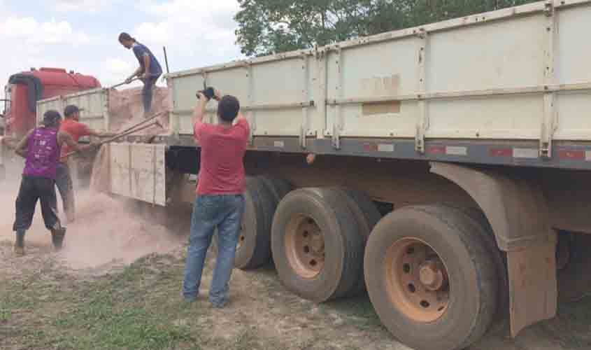 Prefeitura entregou quase dez mil toneladas de calcário