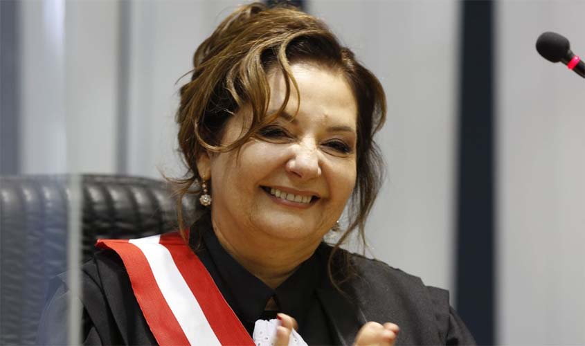 Liana Chaib toma posse como ministra do TST
