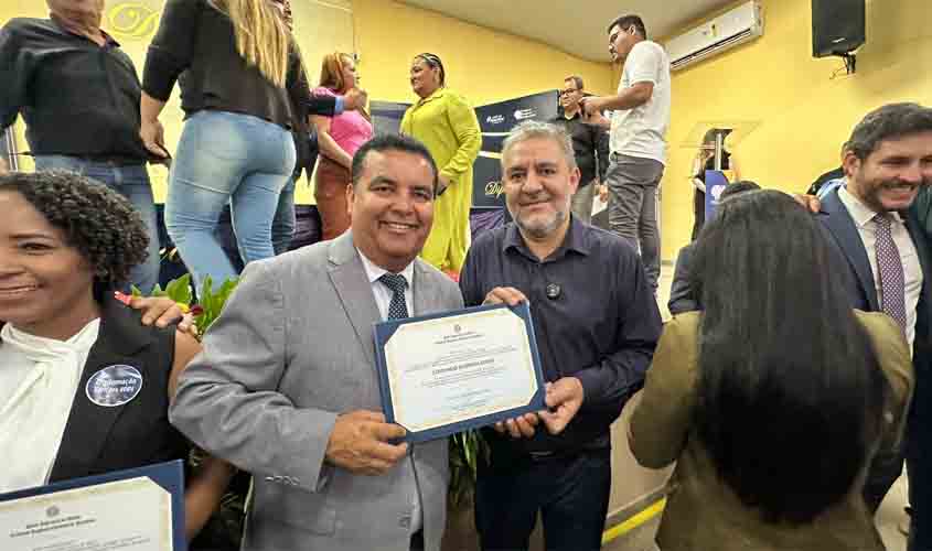 Vereador Everaldo Fogaça participa de diplomação em Candeias do Jamari e parabeniza eleitos