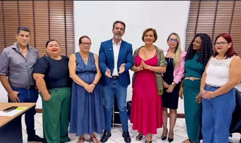 Léo Moraes anuncia retroativo do piso e abono na educação