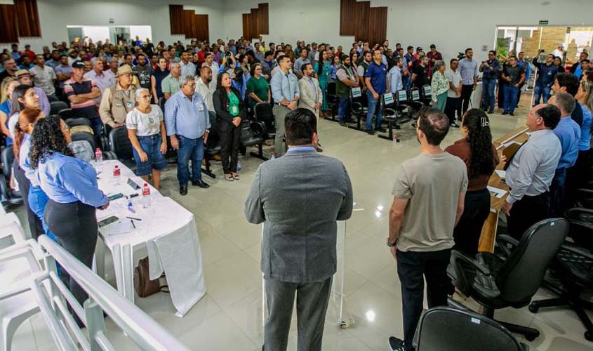 Assembleia debate crise do leite em Rondônia