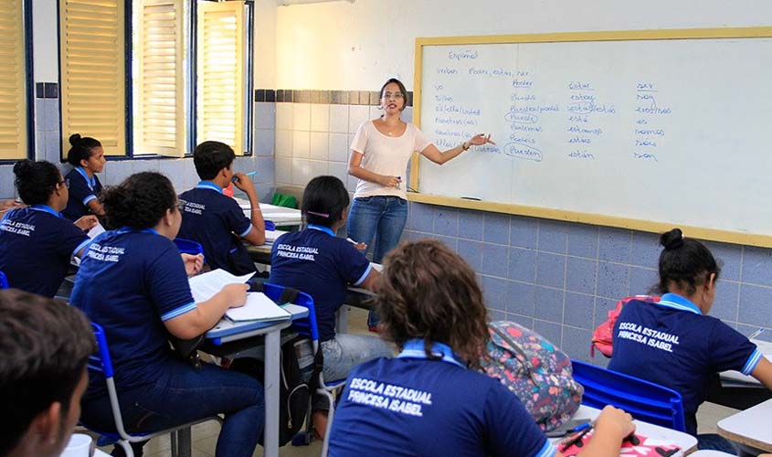 Lei institui diretrizes para valorização de professores  