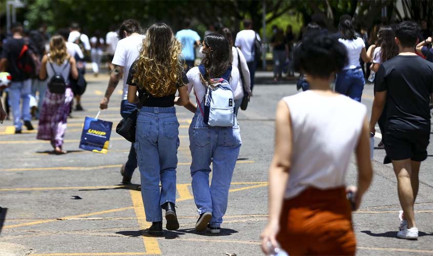 Enem: estudantes podem pedir isenção de taxa a partir desta segunda