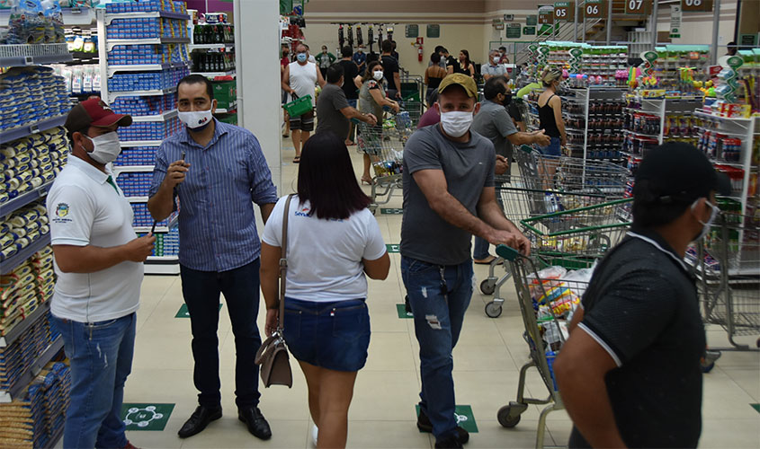 Supermercados são autuados por descumprimento ao decreto da COVID-19  