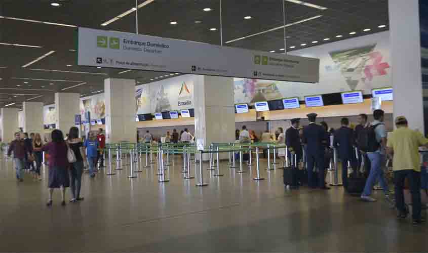 Agente de aeroporto agredido por cliente de companhia aérea receberá indenização