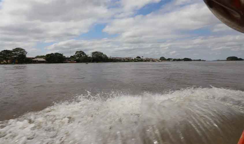 Governo de RO avança em operação de resgate do Barco Hospital Walter Bartolo no Rio Mamoré