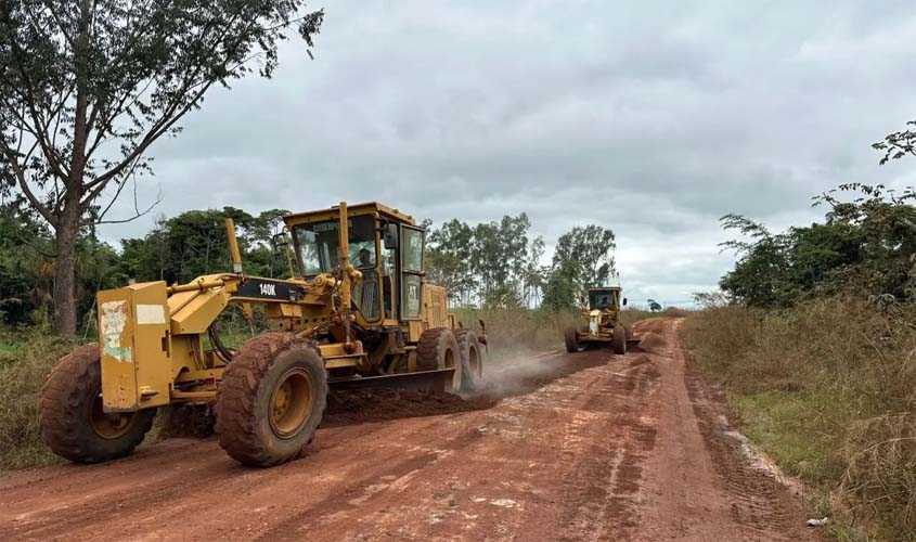 Trecho da RO-135 passa por serviços de recuperação