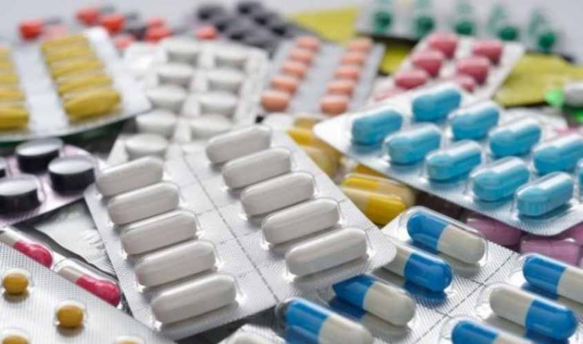 Bolsonaro suspende contrato com laboratórios que produzem  medicamentos distribuídos pelo SUS