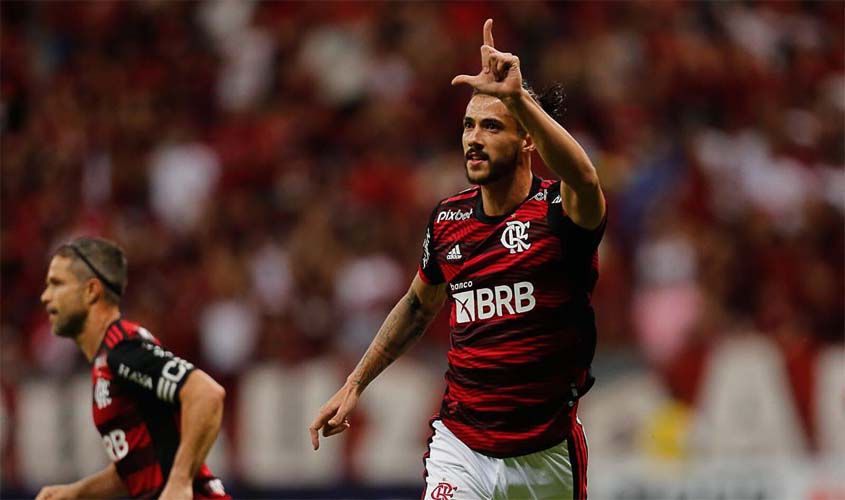 Mesmo poupando titulares, Flamengo vence Coritiba pelo Brasileirão