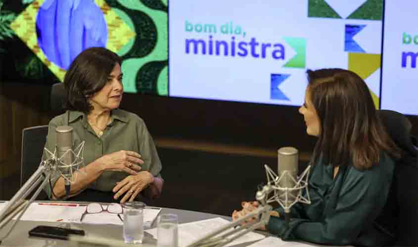 Ministra da Saúde comemora dados da imunização infantil