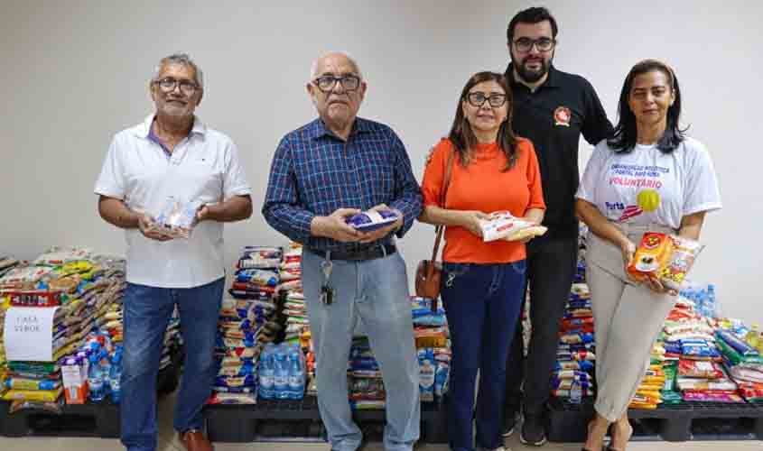 MPRO entrega alimentos arrecadados em evento de lançamento da nova marca