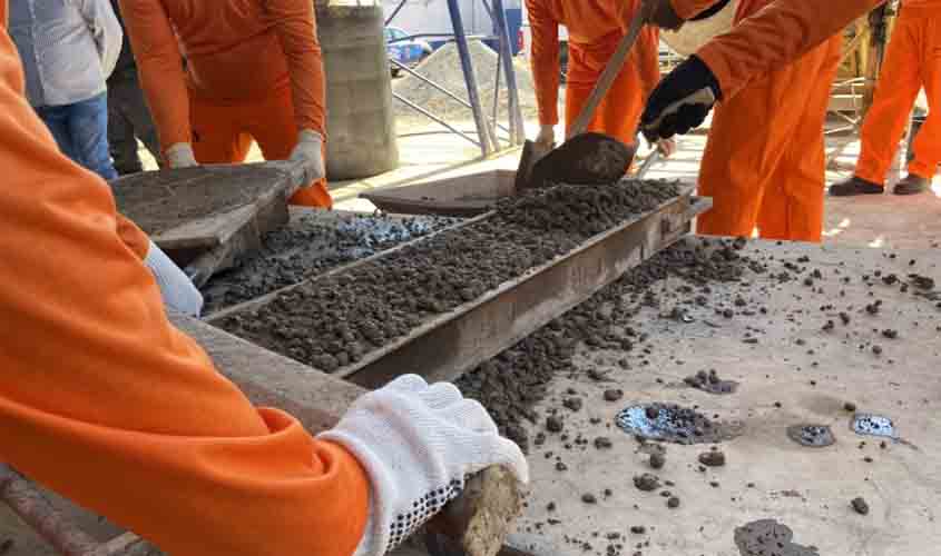 Com mão de obra 100% reeducanda, fábrica de artefatos de concreto é inaugurada