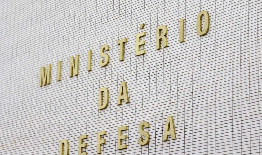 Hacker diz que orientou Ministério da Defesa em relatório sobre urnas