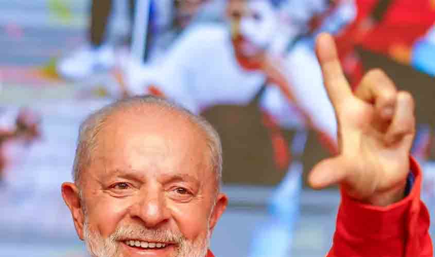 Claudicando diante do imperialismo, Lula perde muito da esquerda e nada ganha da direita