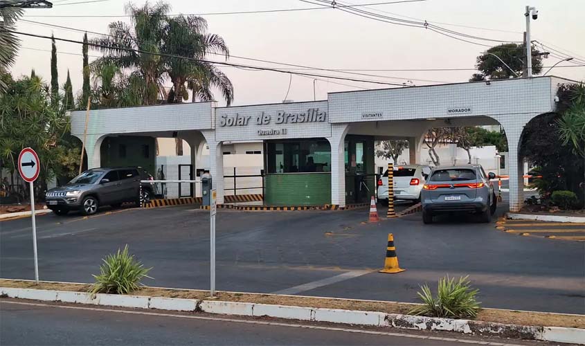 Moraes autoriza Bolsonaro a sair da prisão para ir ao dentista