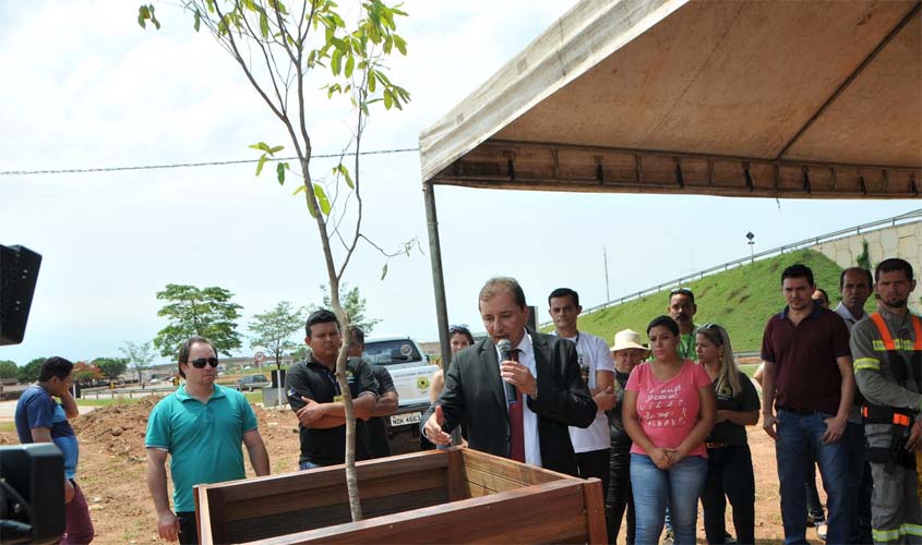 Prefeito lança primeiro módulo do projeto Parceria Verde