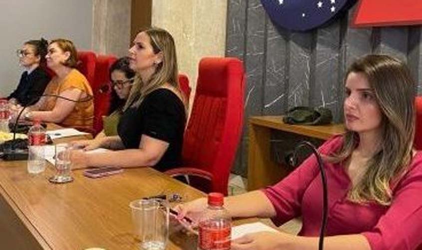 Comissão da Mulher Advogada promove ações em comemoração ao “Outubro Rosa” para conscientização sobre o câncer de mama e divulgação dos direitos das mulheres