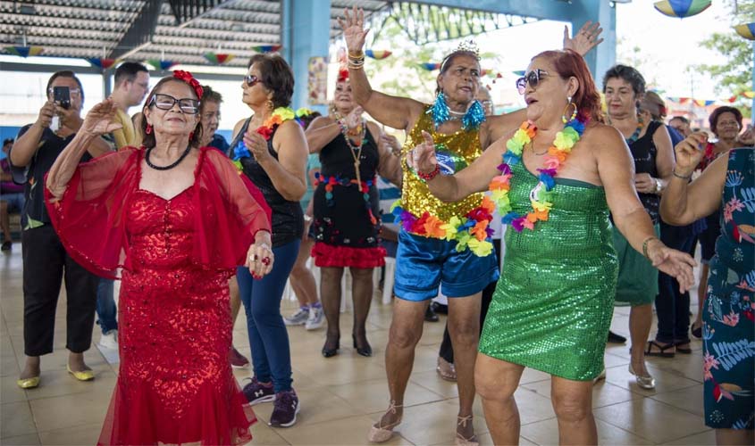 Prefeitura promove festa para terceira idade