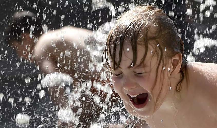 Pediatra elenca 5 dicas para manter a saúde das crianças no calor 