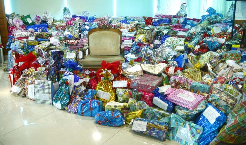Servidores do Governo de Rondônia realizam pedidos de Natal de quase de 2 mil crianças
