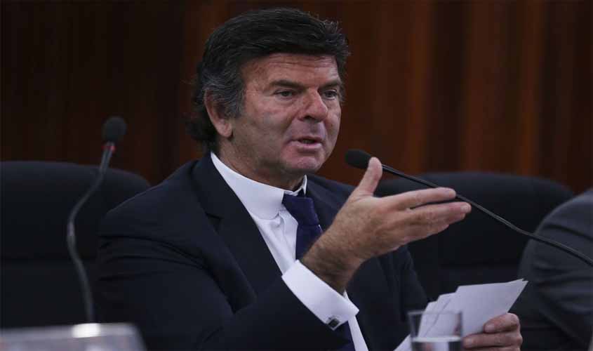 Fux decide que não há urgência em ação contra posse de armas