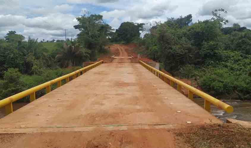 Ponte sobre o rio Araras, em Primavera de Rondônia, é entregue aos moradores da região