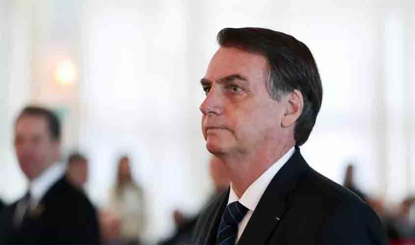 Bolsonaro lamenta a vacina: 'Anvisa aprovou, não tem o que discutir mais'