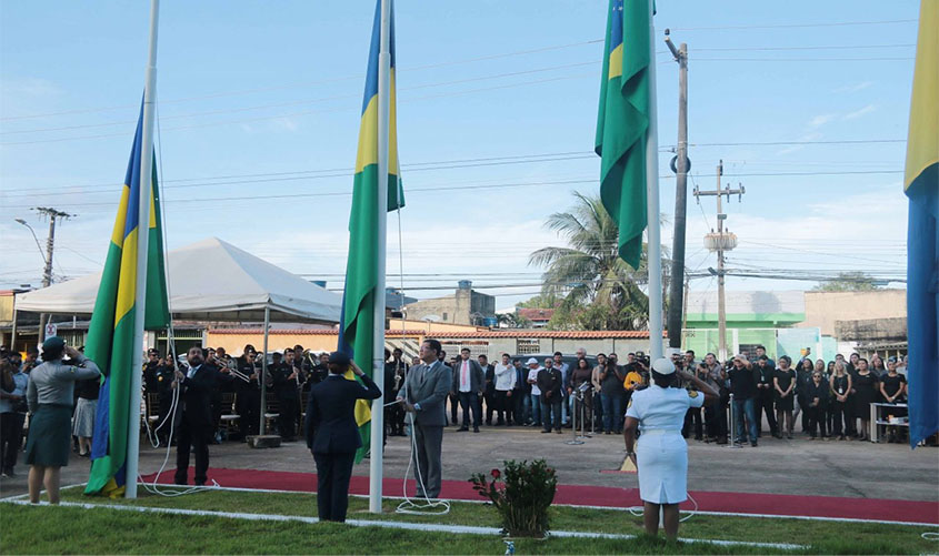 União entre poderes em Rondônia é reforçada em ato cívico de introdução da bandeira do Legislativo