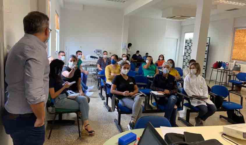 Profissionais de Saúde do Hospital Regional participam de treinamento para reabilitação de pacientes com Covid-19