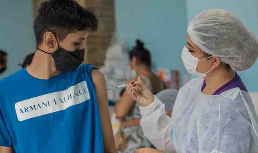 Começa nas escolas a vacinação para crianças contra a covid-19 em Porto Velho