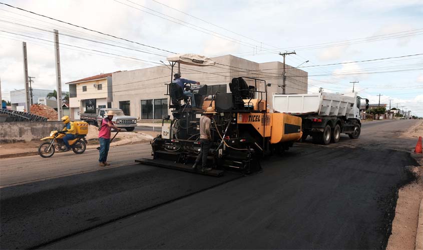 Prefeitura inicia recapeamento da avenida Maringá