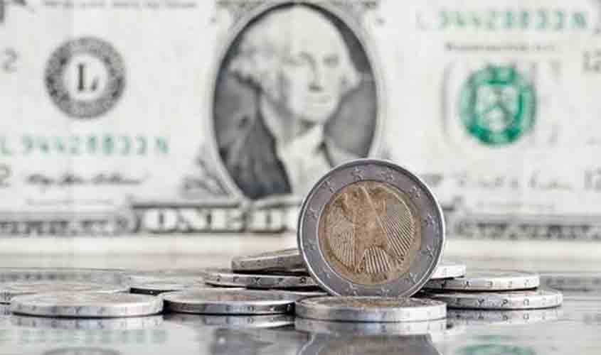 Com menor valor desde novembro, dólar cai a R$ 5,68