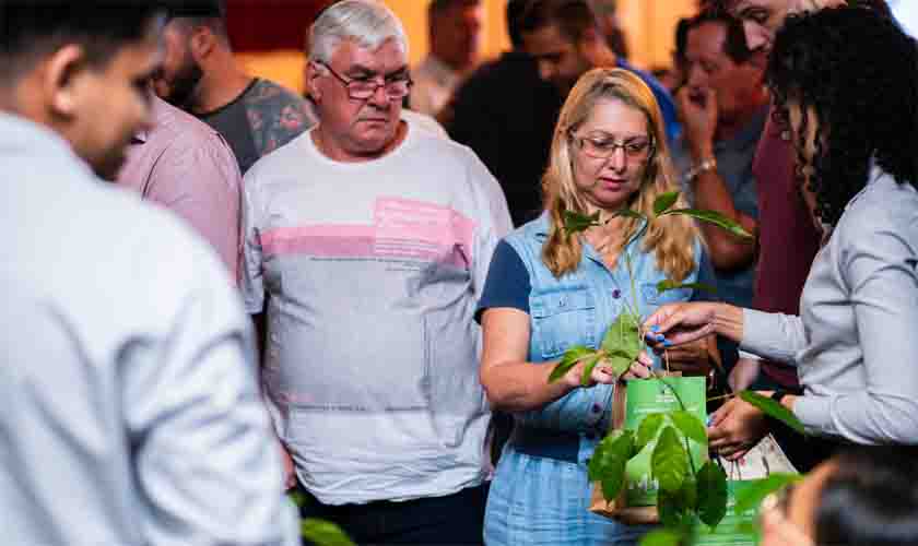 Projeto “Plantar o Futuro” da Sicoob Credisul distribui 6,3 mil mudas durante pré-assembleias