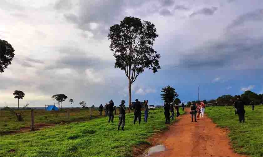 Policia Militar prende grupo 'sem-terra' que invadiu propriedade no interior do Estado