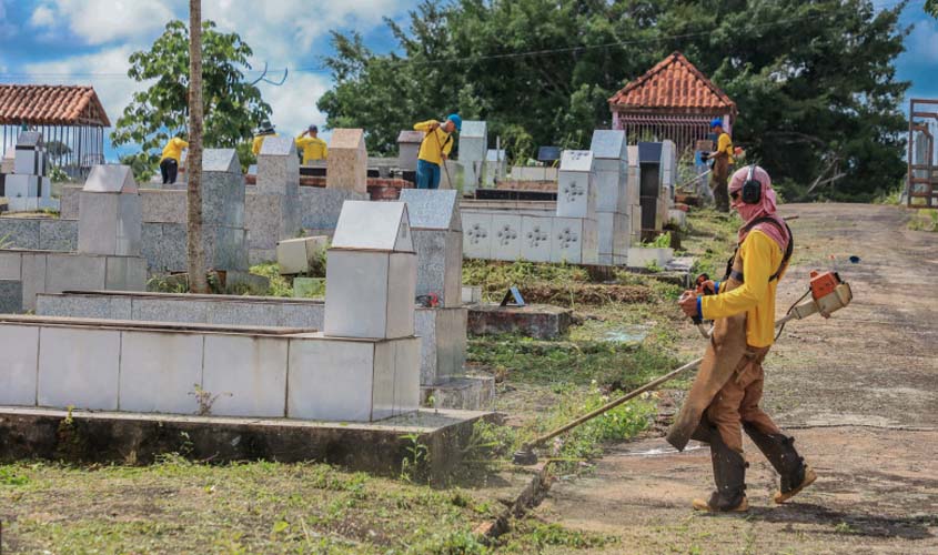 Prefeitura promove manutenções em limpeza dentro do Cemitério Santo Antônio